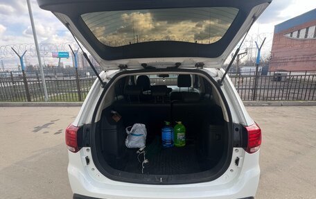 Mitsubishi Outlander III рестайлинг 3, 2018 год, 1 800 000 рублей, 21 фотография