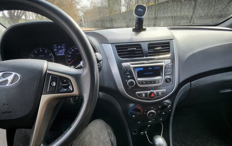 Hyundai Solaris II рестайлинг, 2016 год, 12 фотография