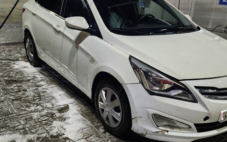 Hyundai Solaris II рестайлинг, 2016 год, 32 фотография