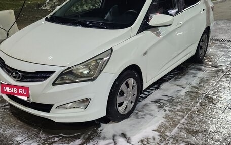 Hyundai Solaris II рестайлинг, 2016 год, 38 фотография