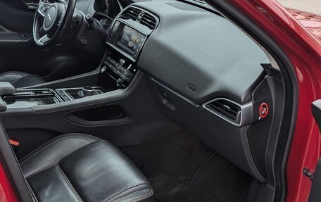 Jaguar F-Pace, 2017 год, 2 550 000 рублей, 10 фотография