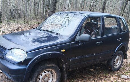 Chevrolet Niva I рестайлинг, 2004 год, 260 000 рублей, 2 фотография
