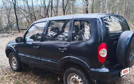 Chevrolet Niva I рестайлинг, 2004 год, 260 000 рублей, 5 фотография