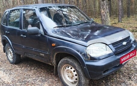 Chevrolet Niva I рестайлинг, 2004 год, 260 000 рублей, 3 фотография