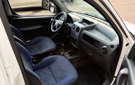 Peugeot Partner II рестайлинг 2, 2011 год, 610 000 рублей, 14 фотография