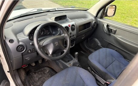 Peugeot Partner II рестайлинг 2, 2011 год, 610 000 рублей, 15 фотография