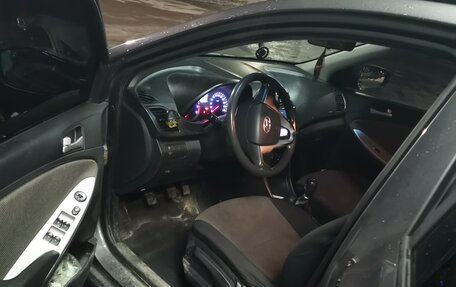 Hyundai Solaris II рестайлинг, 2012 год, 550 000 рублей, 4 фотография