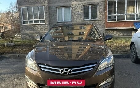 Hyundai Solaris II рестайлинг, 2015 год, 890 000 рублей, 5 фотография