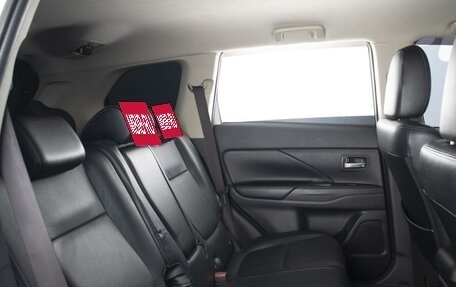 Mitsubishi Outlander III рестайлинг 3, 2013 год, 1 480 000 рублей, 6 фотография