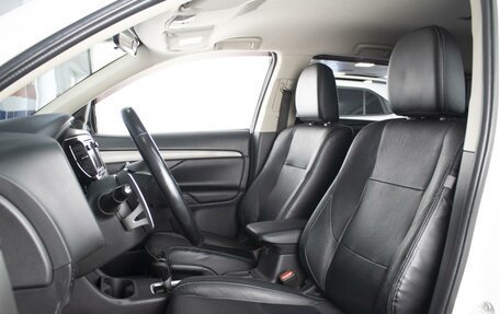 Mitsubishi Outlander III рестайлинг 3, 2013 год, 1 480 000 рублей, 8 фотография