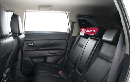 Mitsubishi Outlander III рестайлинг 3, 2013 год, 1 480 000 рублей, 9 фотография