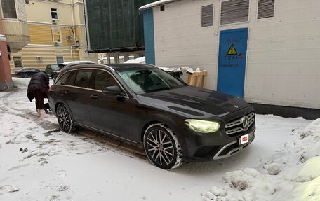 Mercedes-Benz E-Класс, 2021 год, 4 600 000 рублей, 1 фотография