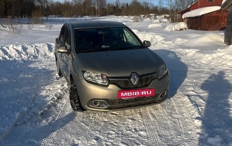 Renault Logan II, 2015 год, 800 000 рублей, 4 фотография