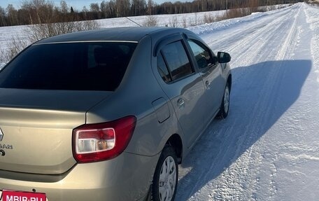 Renault Logan II, 2015 год, 800 000 рублей, 7 фотография