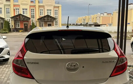 Hyundai Solaris II рестайлинг, 2011 год, 800 000 рублей, 6 фотография