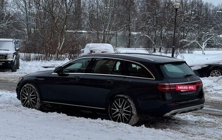 Mercedes-Benz E-Класс, 2021 год, 4 600 000 рублей, 3 фотография