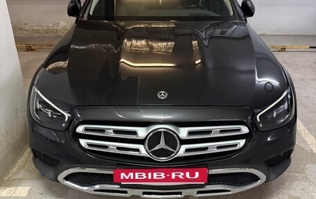 Mercedes-Benz E-Класс, 2021 год, 4 600 000 рублей, 10 фотография