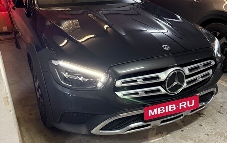 Mercedes-Benz E-Класс, 2021 год, 4 600 000 рублей, 9 фотография