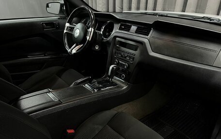 Ford Mustang VI рестайлинг, 2012 год, 2 199 888 рублей, 13 фотография