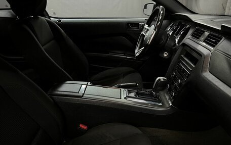 Ford Mustang VI рестайлинг, 2012 год, 2 199 888 рублей, 14 фотография