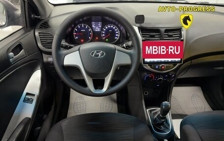 Hyundai Solaris II рестайлинг, 2016 год, 830 000 рублей, 13 фотография