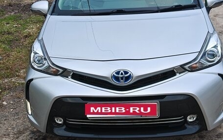 Toyota Prius Alpha I (ZVW40/41), 2016 год, 1 450 000 рублей, 1 фотография
