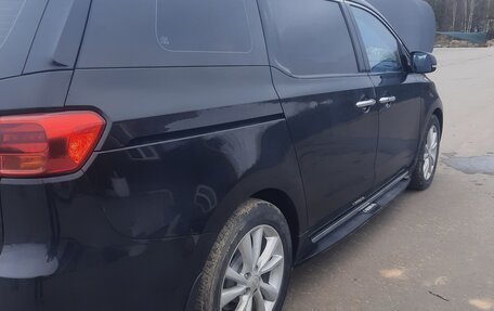 KIA Carnival III, 2019 год, 2 800 000 рублей, 21 фотография