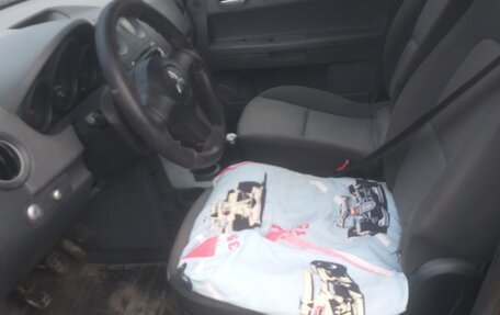 Mitsubishi Colt VI рестайлинг, 2005 год, 200 000 рублей, 8 фотография