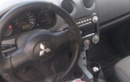 Mitsubishi Colt VI рестайлинг, 2005 год, 200 000 рублей, 7 фотография