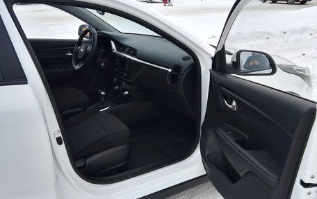 KIA Rio IV, 2021 год, 1 900 000 рублей, 12 фотография