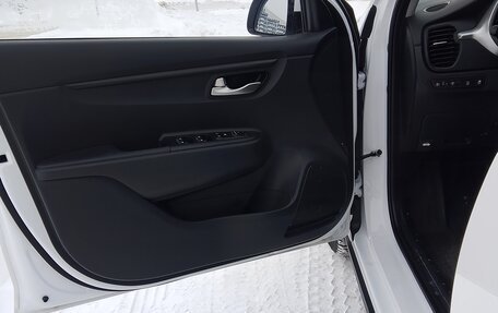 KIA Rio IV, 2021 год, 1 900 000 рублей, 17 фотография