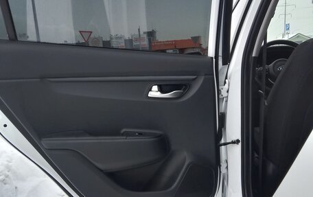 KIA Rio IV, 2021 год, 1 900 000 рублей, 18 фотография