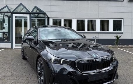 BMW 5 серия, 2025 год, 8 786 000 рублей, 2 фотография