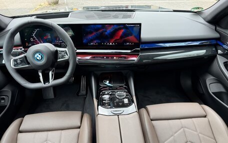 BMW 5 серия, 2025 год, 8 786 000 рублей, 8 фотография