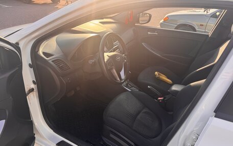 Hyundai Solaris II рестайлинг, 2014 год, 800 000 рублей, 7 фотография