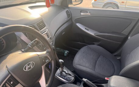 Hyundai Solaris II рестайлинг, 2014 год, 800 000 рублей, 6 фотография