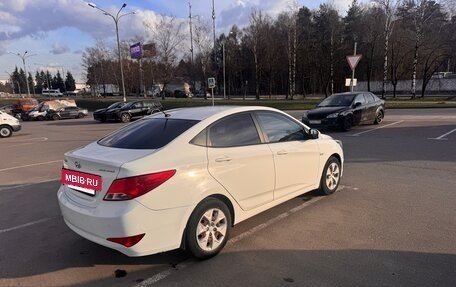 Hyundai Solaris II рестайлинг, 2014 год, 800 000 рублей, 3 фотография