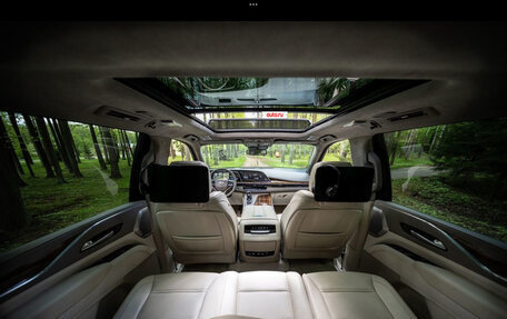 Cadillac Escalade V, 2021 год, 9 600 000 рублей, 7 фотография