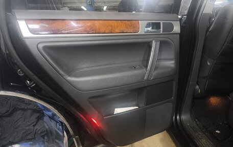 Volkswagen Touareg III, 2006 год, 890 000 рублей, 11 фотография