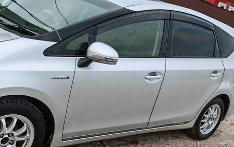 Toyota Prius Alpha I (ZVW40/41), 2016 год, 1 450 000 рублей, 3 фотография