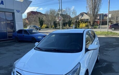 Hyundai Solaris II рестайлинг, 2014 год, 850 000 рублей, 1 фотография