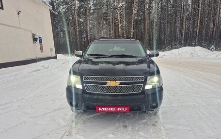 Chevrolet Tahoe III, 2013 год, 2 000 000 рублей, 3 фотография