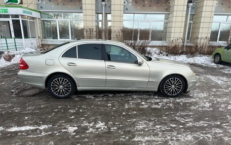 Mercedes-Benz E-Класс, 2004 год, 480 000 рублей, 4 фотография