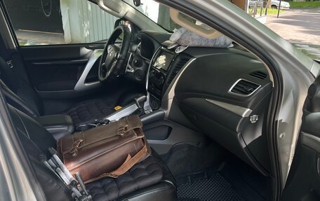 Mitsubishi Pajero Sport III рестайлинг, 2018 год, 3 200 000 рублей, 5 фотография