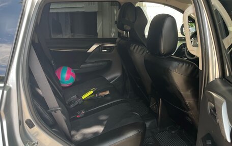 Mitsubishi Pajero Sport III рестайлинг, 2018 год, 3 200 000 рублей, 6 фотография