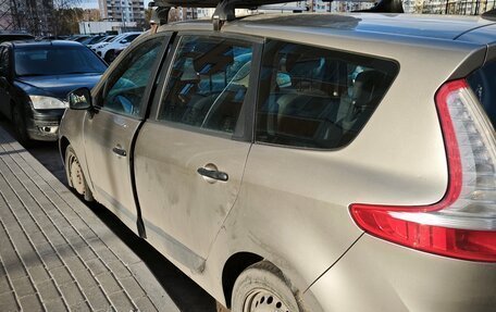 Renault Scenic III, 2010 год, 625 000 рублей, 2 фотография