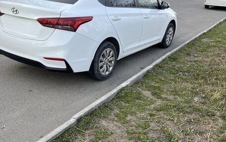 Hyundai Solaris II рестайлинг, 2018 год, 785 000 рублей, 5 фотография