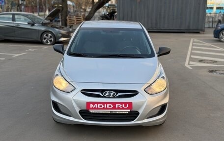 Hyundai Solaris II рестайлинг, 2013 год, 880 000 рублей, 2 фотография