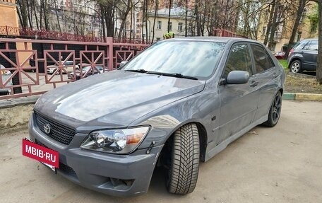 Toyota Altezza, 1998 год, 1 350 000 рублей, 13 фотография