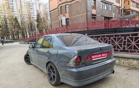 Toyota Altezza, 1998 год, 1 350 000 рублей, 11 фотография